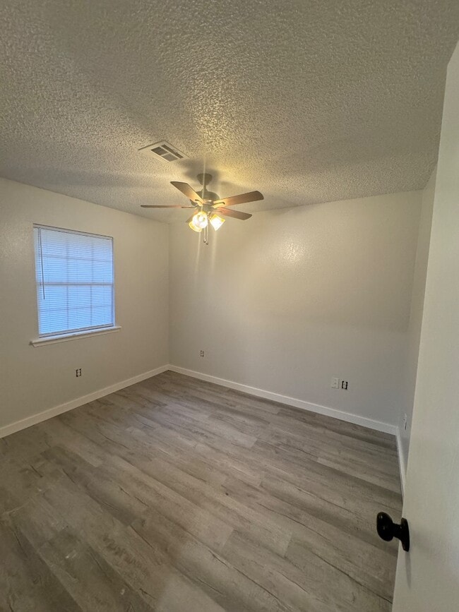 Photo - 1404 N Grand Ave