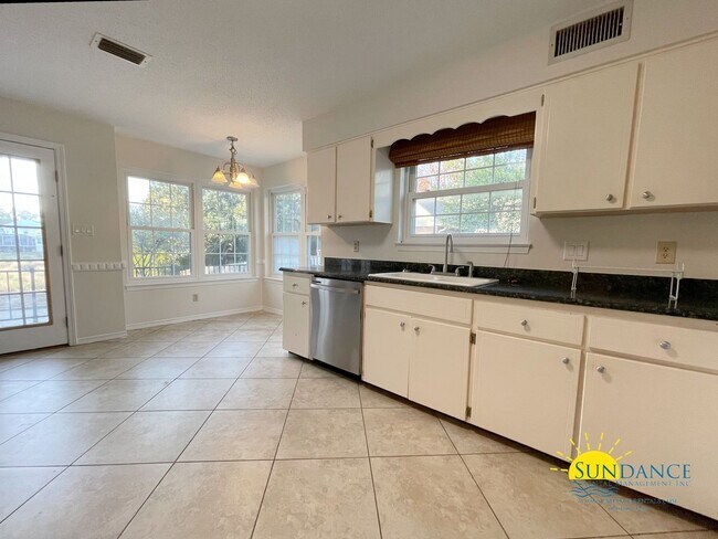 Photo - 3 Bedroom Home in Shalimar!