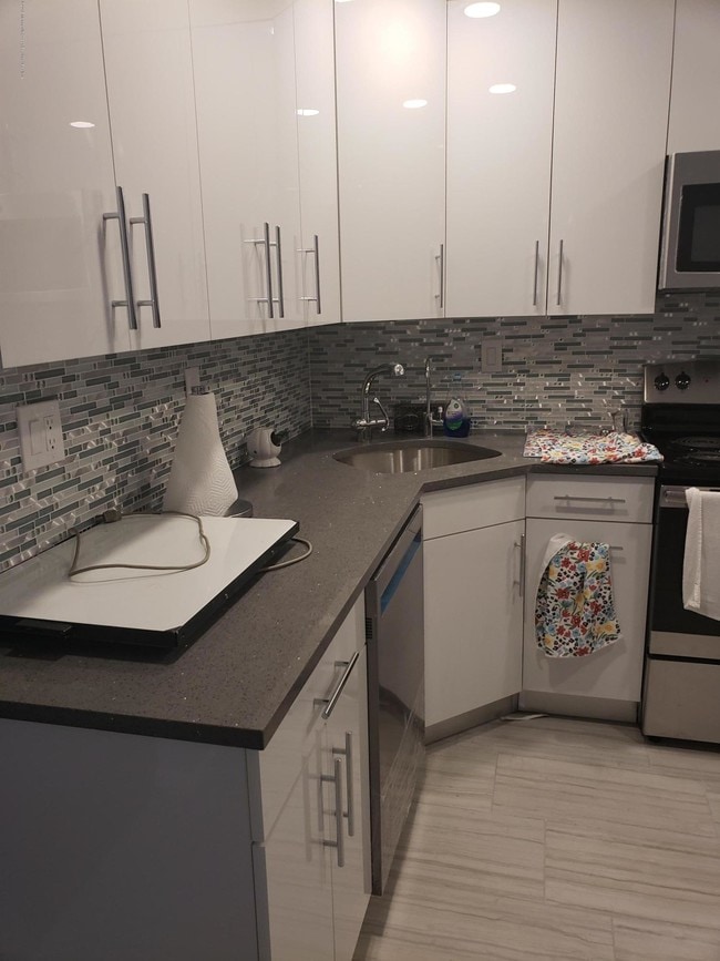 Photo - 14 Cedar Ave