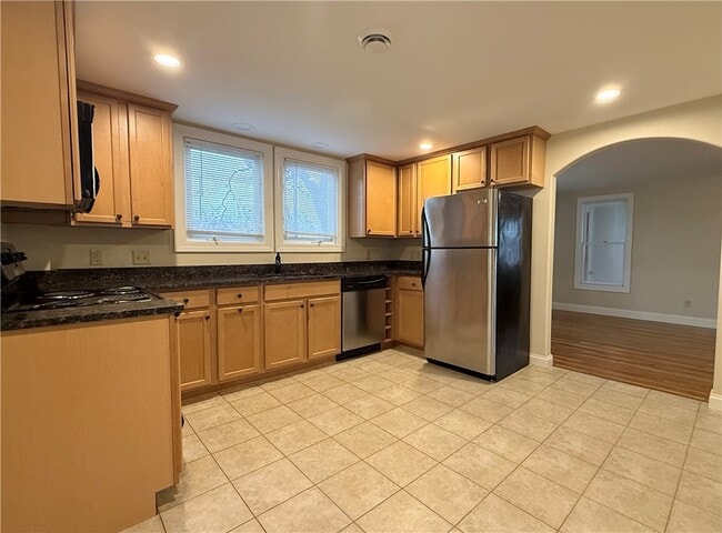 Photo - 206 E 11th St