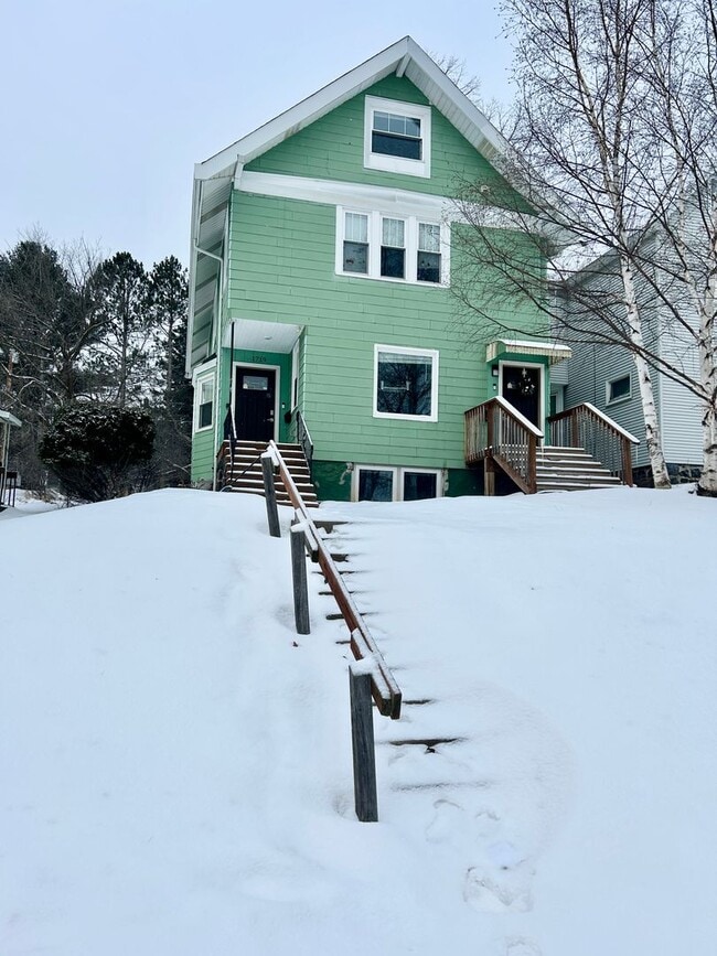 Building Photo - 1719 E 5th St Unit 1