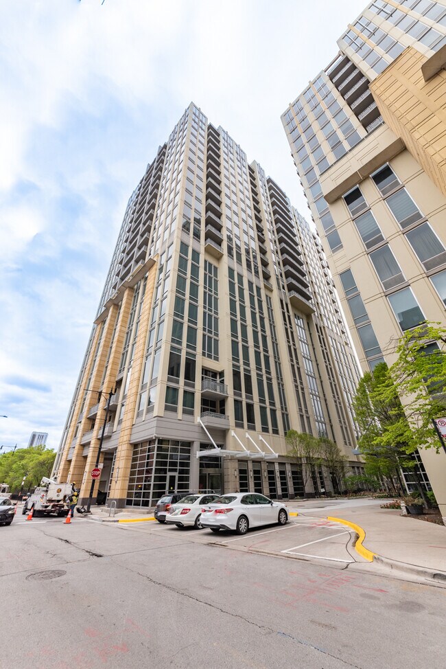 Building Photo - 700 N Larrabee St Unit 1902