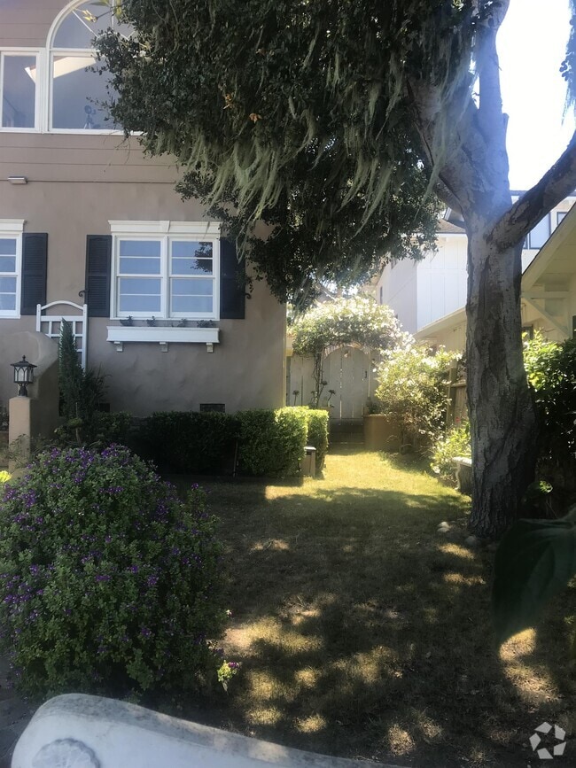 Building Photo - 515 Hillcrest Ave Rental