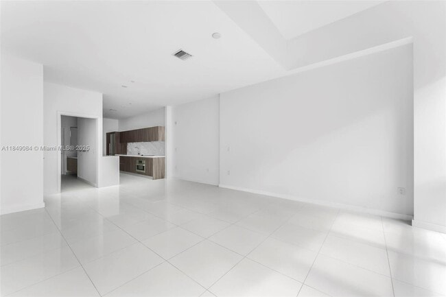 Building Photo - 851 NE 1st Ave Unit 505 Rental