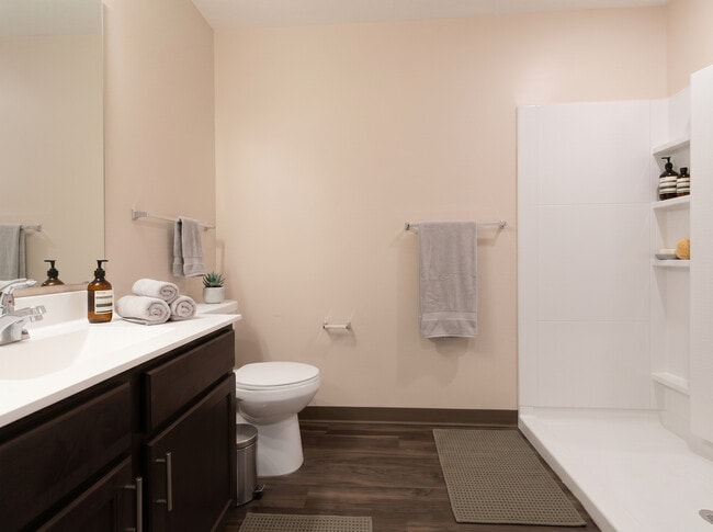 1 Bed - Bathroom - Minock Park Place - Senior Community