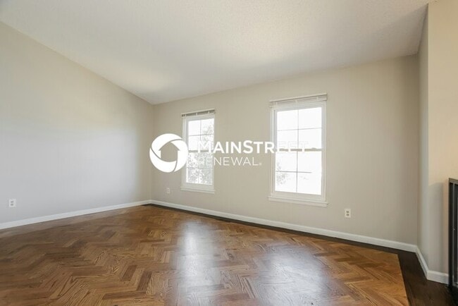 Photo - 4 Bedroom Pet-Friendly Home in Denver, CO with Main Street Renewal