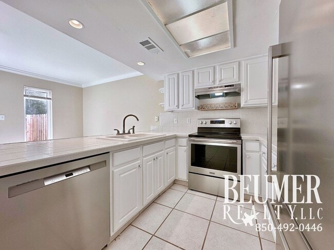 Photo - Charming 2 bedroom, 2.5 bath townhome for rent in SW Pensacola!