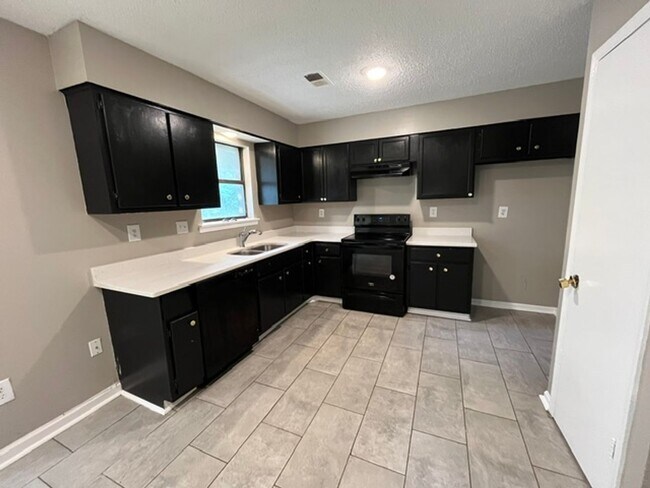 Photo - Renovated 3 Bedroom 1 Bath Home for Rent!!