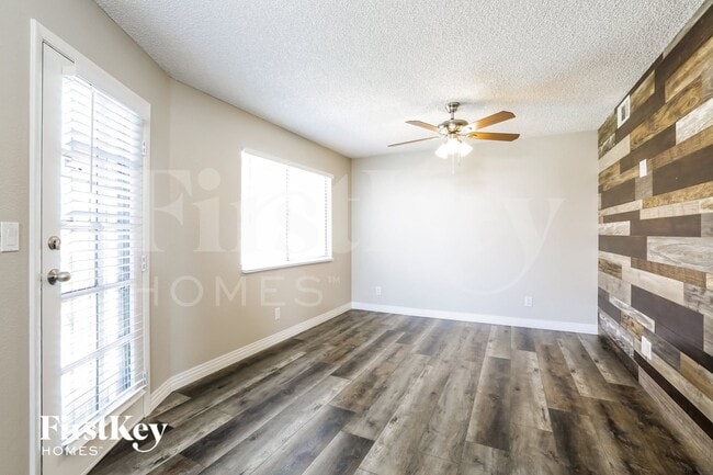 Photo - 2699 Moortown St