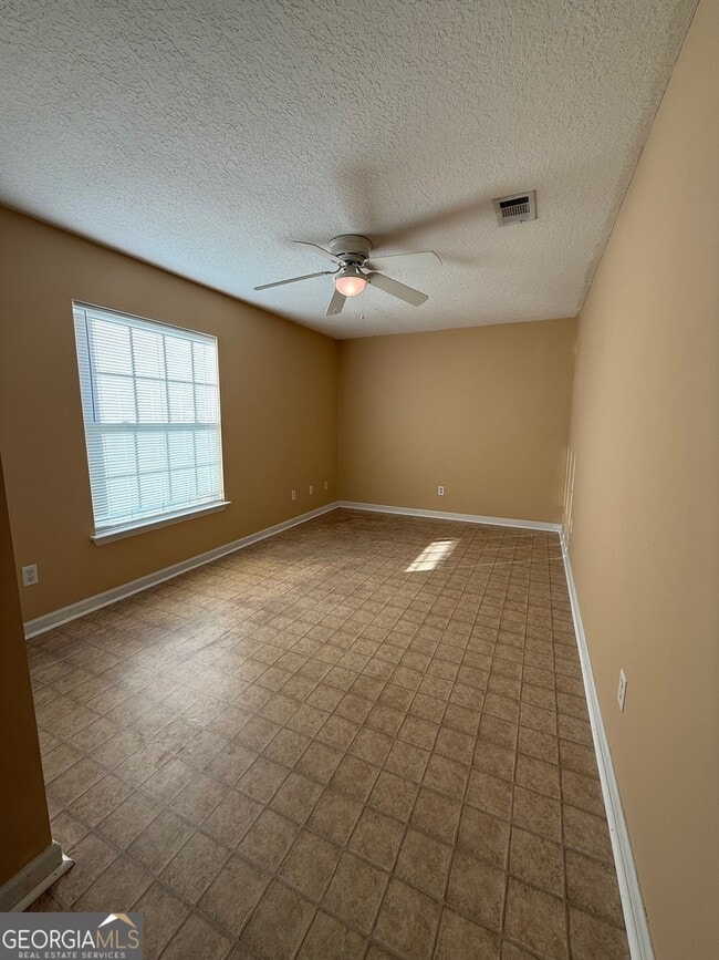 Photo - 22 Robins Ct