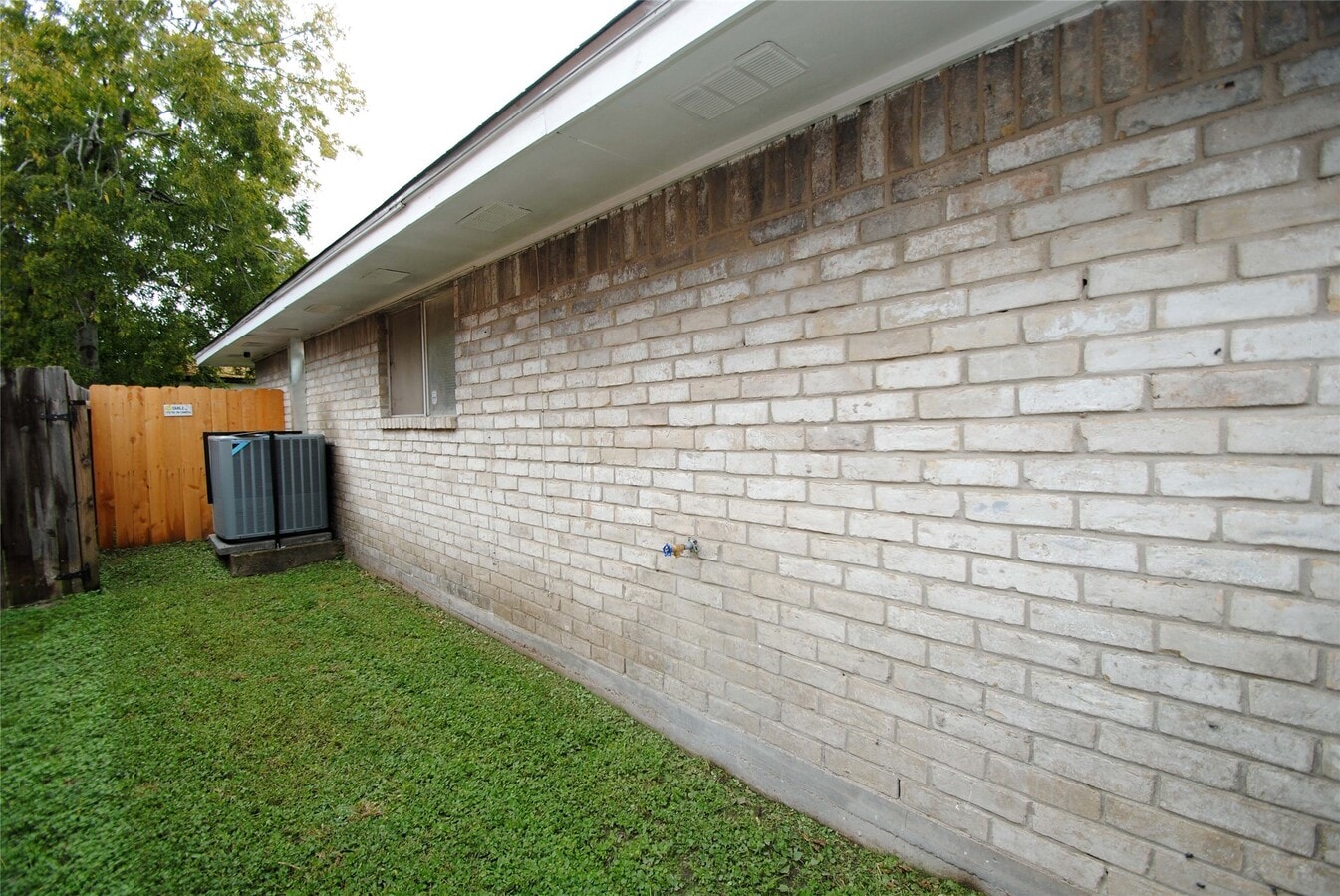 Photo - 2135 Bunzel St