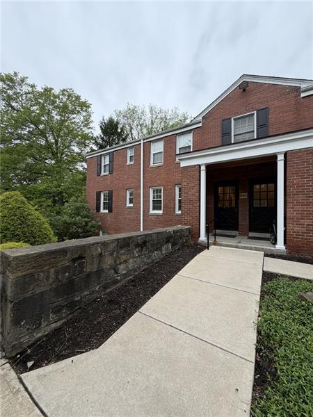 Photo - 840 Thorn St