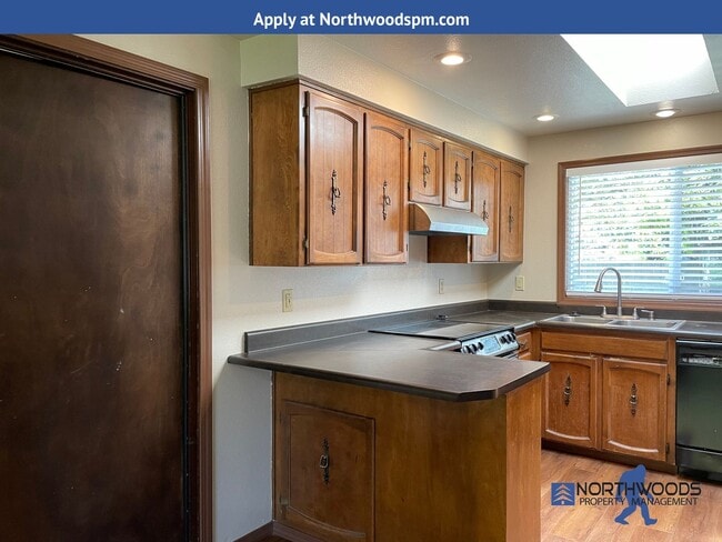 Photo - Very Nice 3 Bedroom 2 Bath Home with a Dettached Large Bonus Room w/Heating and Cooling