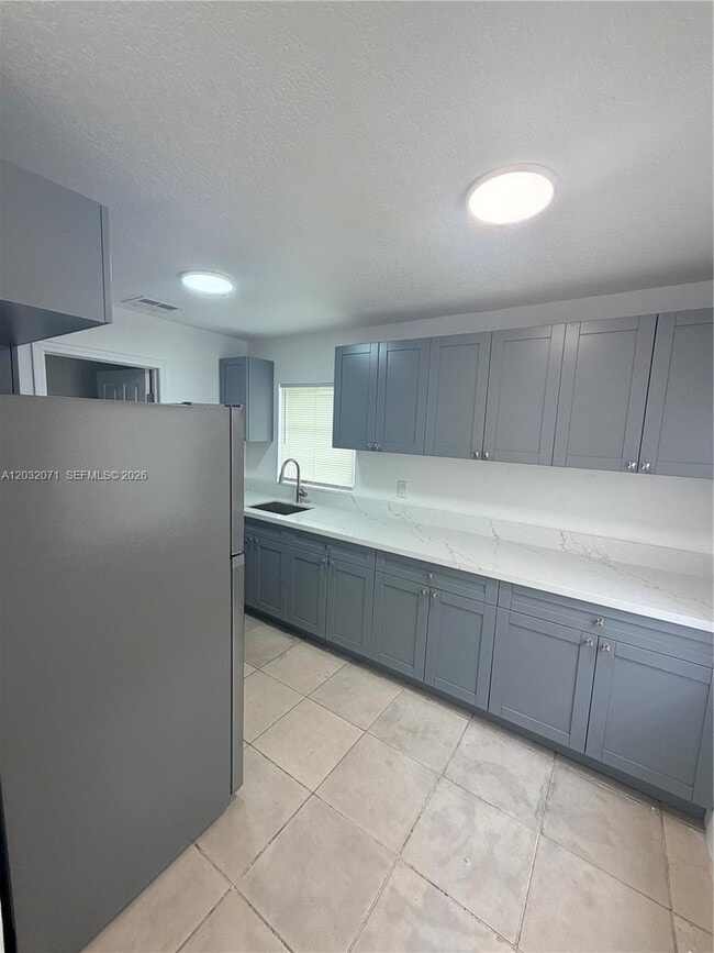Photo - 753 SW 3rd Pl