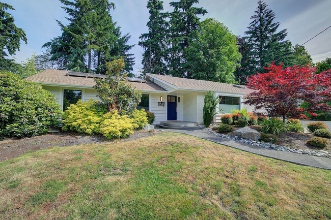 Building Photo - 5bd/2.75ba Mercer Island Home