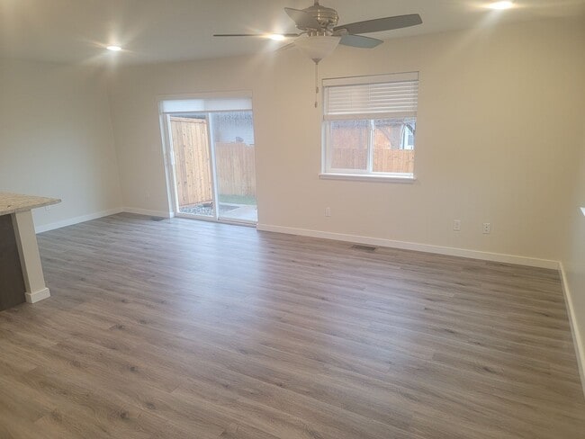 Photo - 609 13th St Unit C