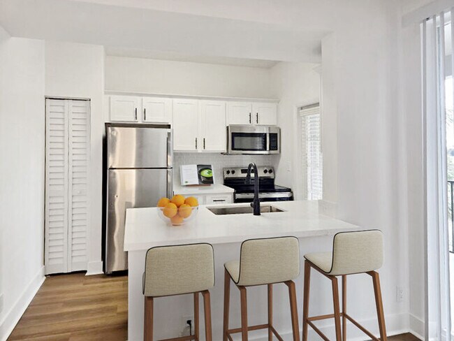 2 BR, 2 BA - Kitchen - Gatehouse On The Green