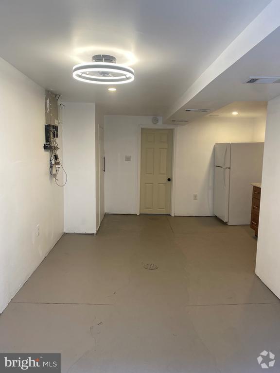Building Photo - 642 Brill St Rental