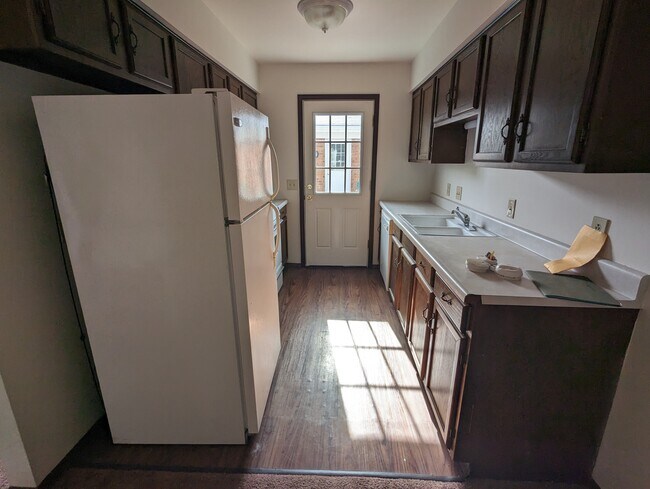 Kithen - 7290 Lunitas Ln