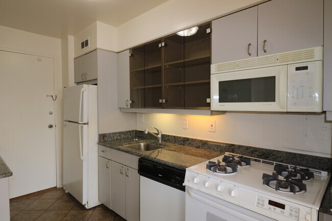 Photo - 2/2 Gem in Grosvenor Park! Unit 406