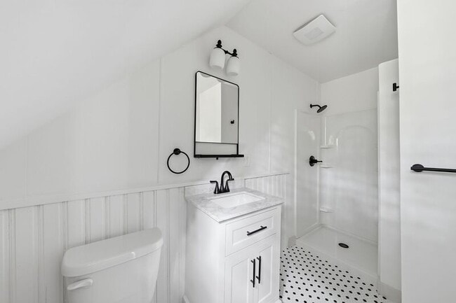 Photo - 245 Clinton St
