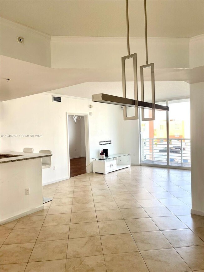 Building Photo - 18800 NE 29th Ave Unit 723