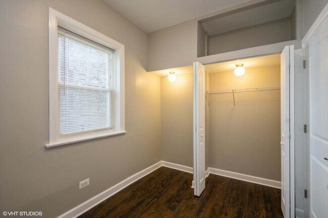Photo - 3943 W Addison St Unit 1R