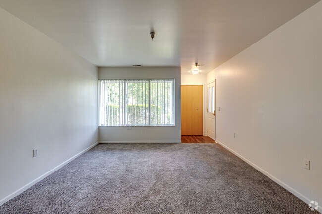 2BR, 1BA - 925SF - Living Room - Apple Valley Apartments