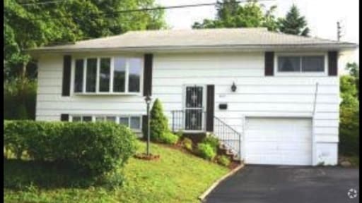 Building Photo - Beautiful 3 Bedroom Maine Endwell Schools!!! Rental