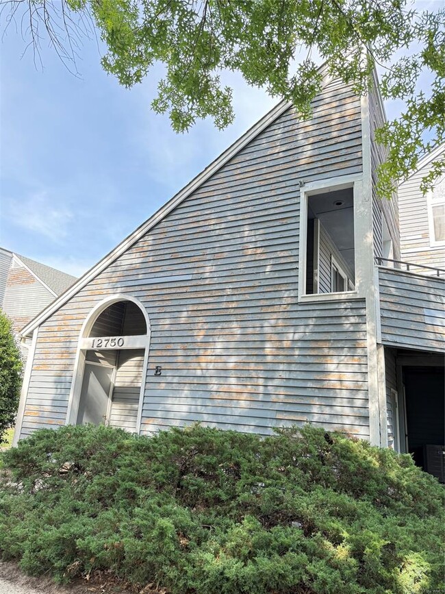 Photo - 12750 St George St Unit E