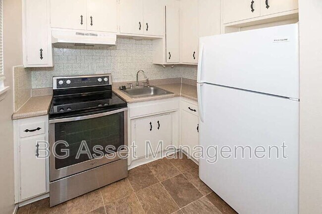 Photo - 1928 Ethan Way Unit 24