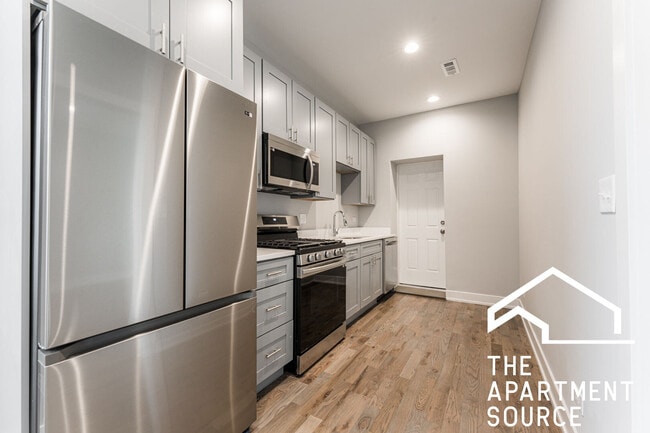 Photo - 926 W 32nd Pl Unit 2F