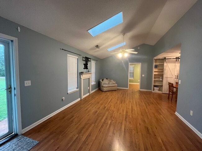 Photo - 126 Blueberry Ln