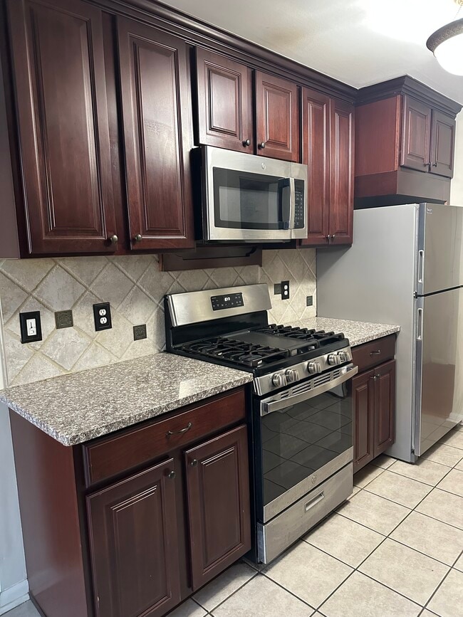Photo - 1637 Oakwood Dr Unidad S105