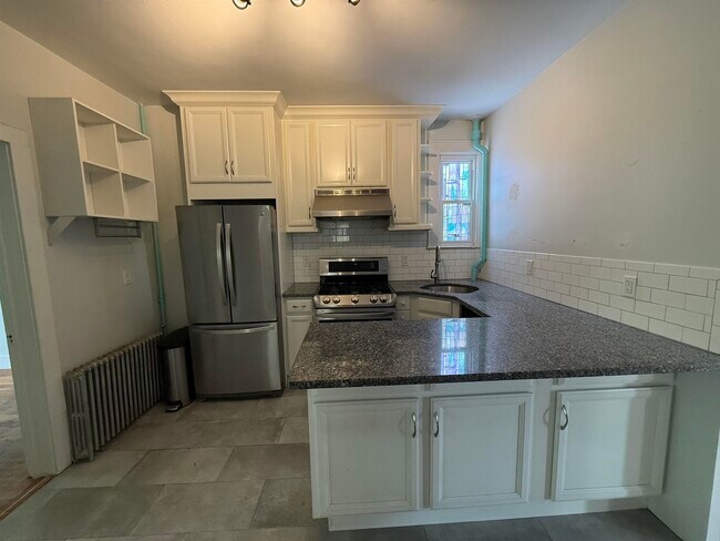 Building Photo - 381 Liberty Ave Unit 2