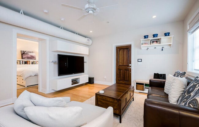 Photo - 616 D St SE Unit ID593P