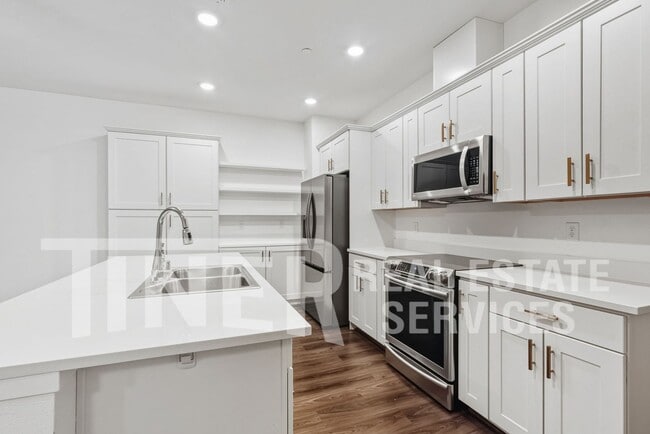 Photo - 3011 Mesmerizing Walk