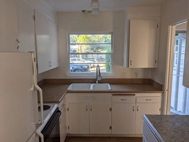 Photo - Beautiful 2 bedroom Townhome