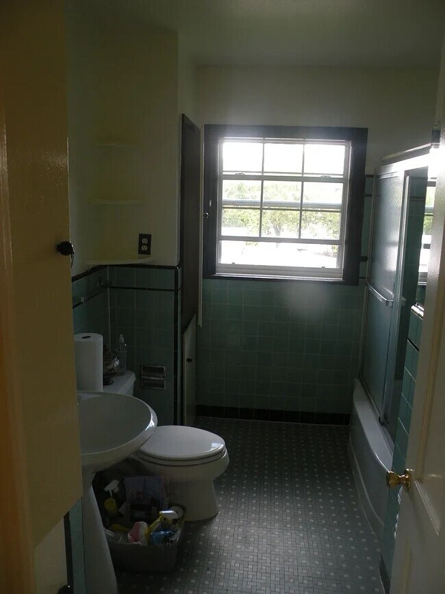 Photo - 241 W Norwood Ct Unidad 2