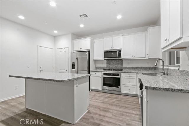 Photo - 35288 Price St