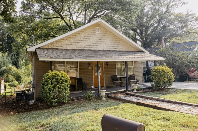 Photo - 209 Mill St House