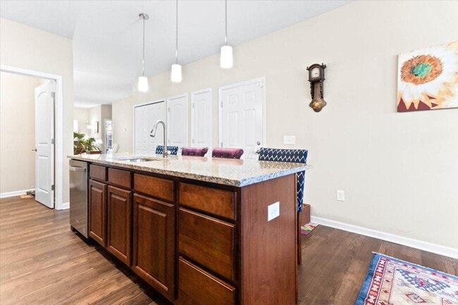 Photo - 224 Lake Cove Dr