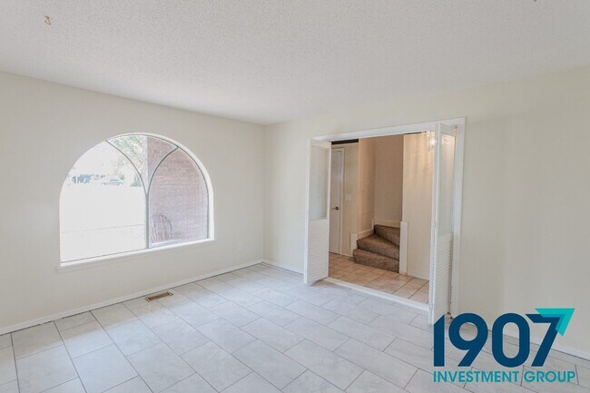 Photo - 9212 S McKinley Ave