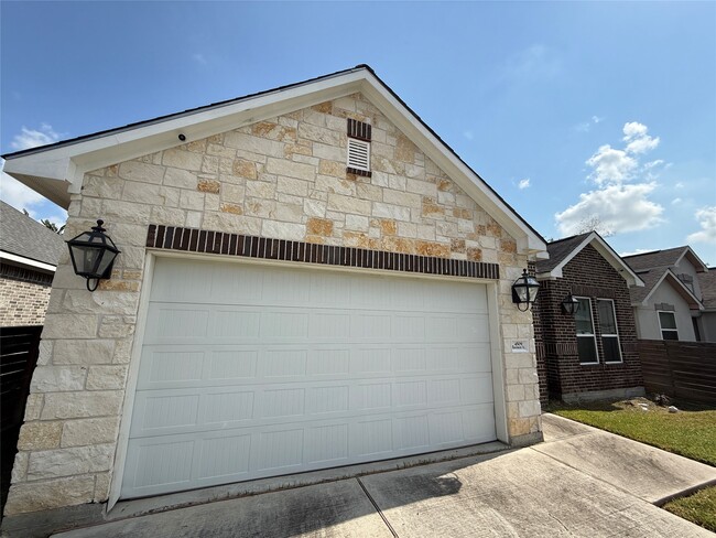 Photo - 4509 Rosemont St