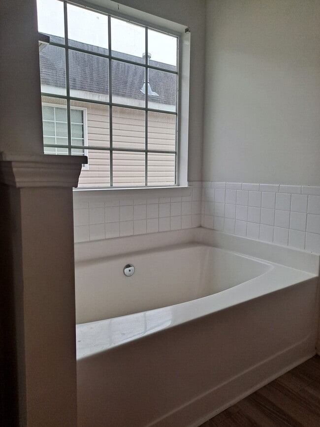 Photo - 5646 One Lake Way