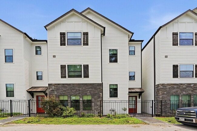 Building Photo - 1723 W 14th St Unit B
