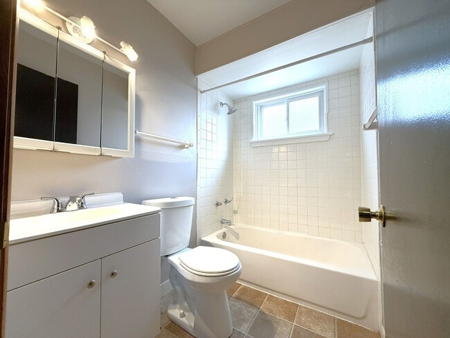 Photo - 11049 W Hampton Ave Unidad #1