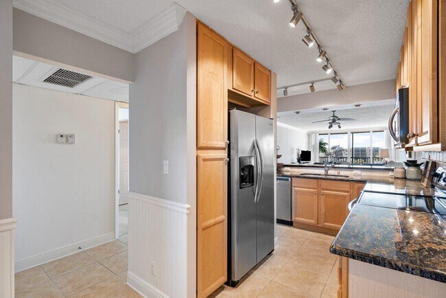 Photo - 9 Royal Palm Way Unit 6060