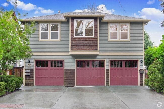 Building Photo - 718 26th Ave S Rental