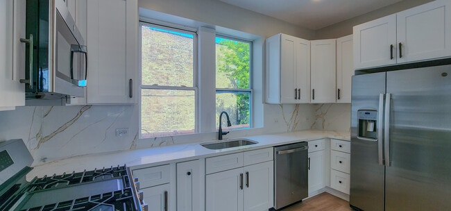 Photo - 2552 S Central Park Ave Unit 2